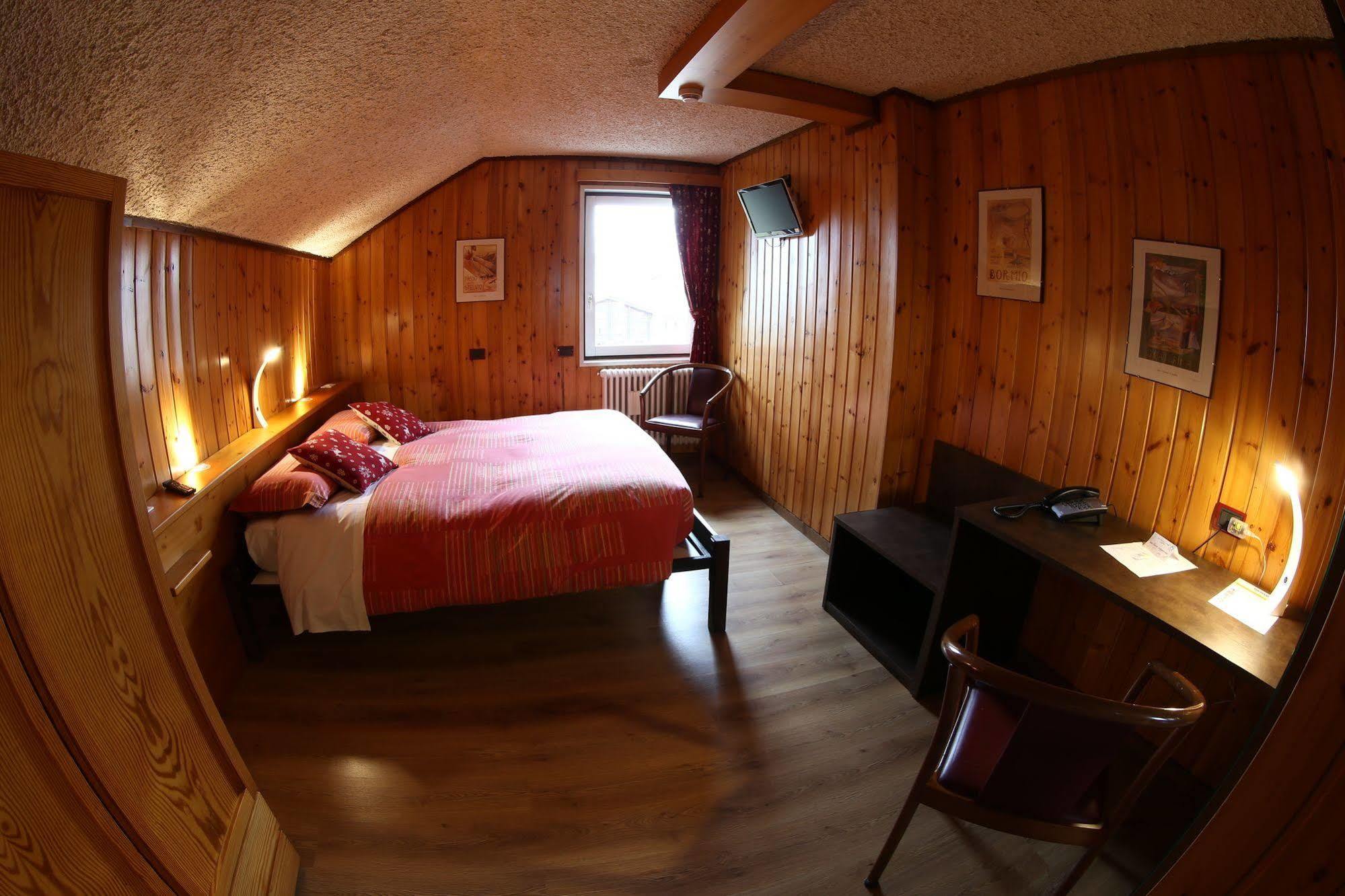 Albergo Quarto Pirovano Passo Stelvio Bagian luar foto