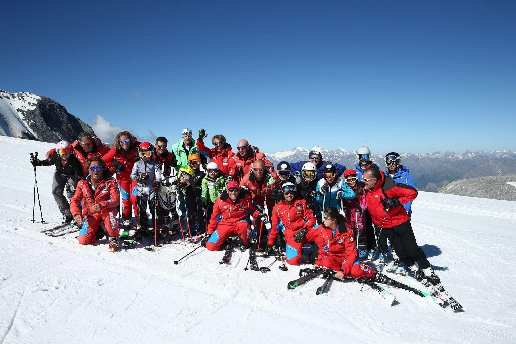 Albergo Quarto Pirovano Passo Stelvio Bagian luar foto