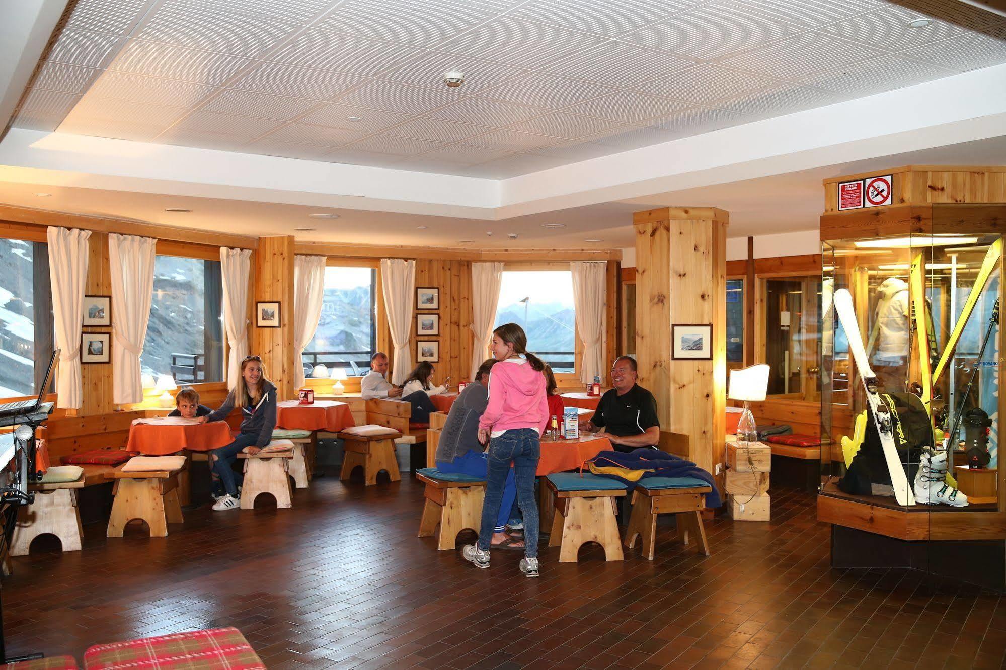 Albergo Quarto Pirovano Passo Stelvio Bagian luar foto